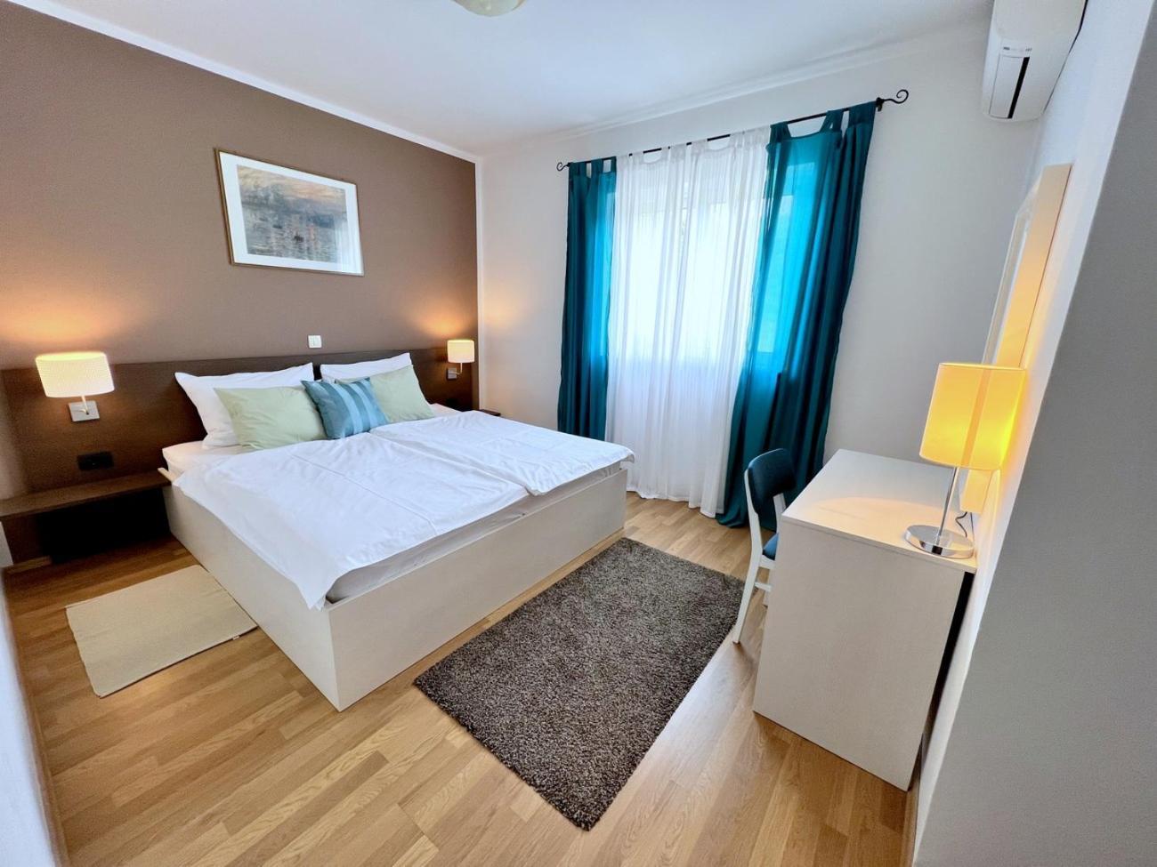 Apartments Muntidor Palit Exterior photo